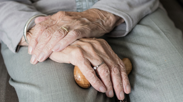 Ученые продолжают открывать способы борьбы со старостью. Фото: pixabay.com