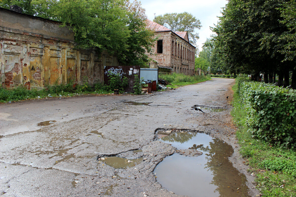 Один из самых депрессивных и мрачных городов России - Торжок. Есть ли там  хоть что-то хорошее | Самый главный путешественник | Дзен