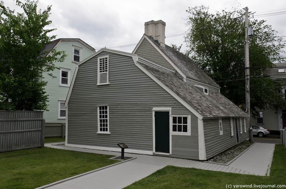 Салем. Нарбон-хаус (Narbonne House), 71 Essex St, Salem, MA