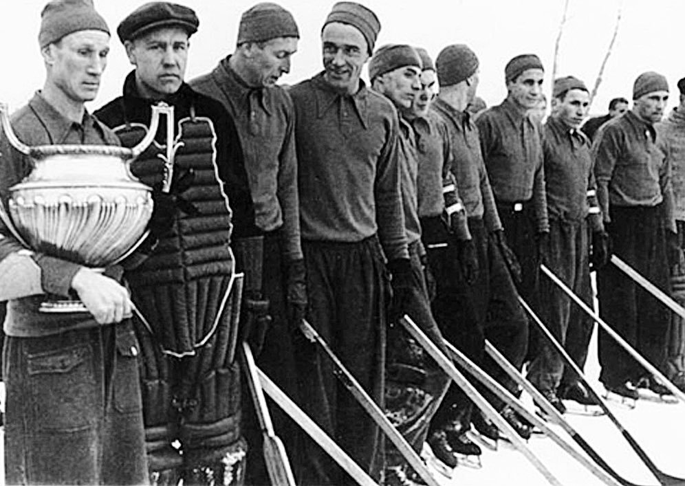 Чемпионат СССР хоккей 1946