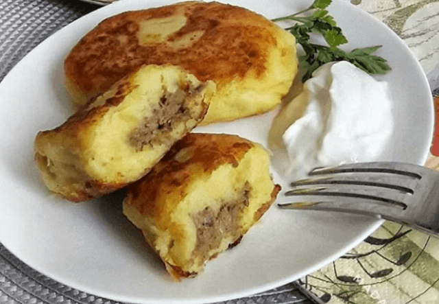пирожки из картофельного пюре с начинкой на сковороде рецепт с фаршем | Дзен