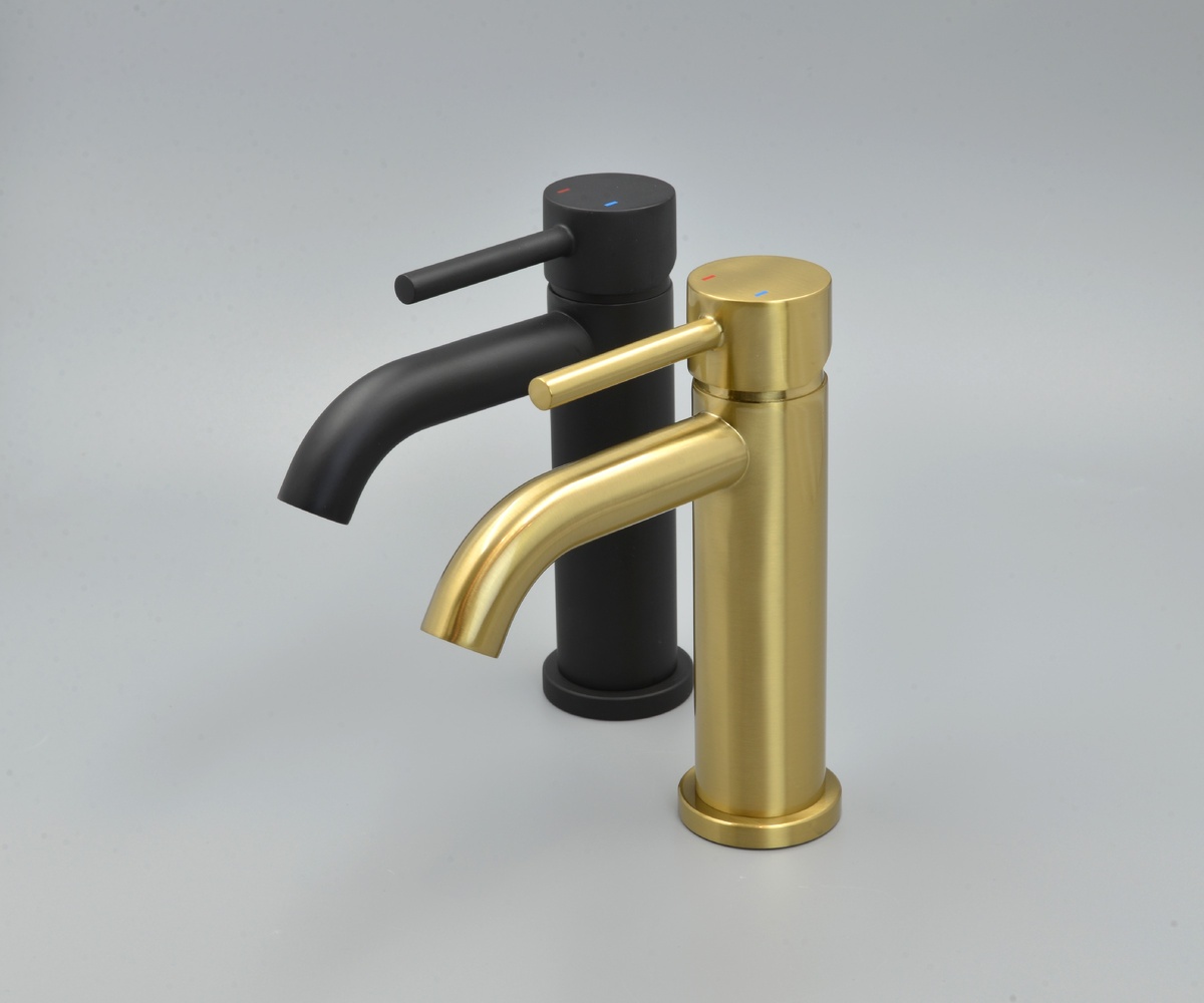 https://www.bronzedeluxe.ru/product-category/kollekcii/seria-scandi/