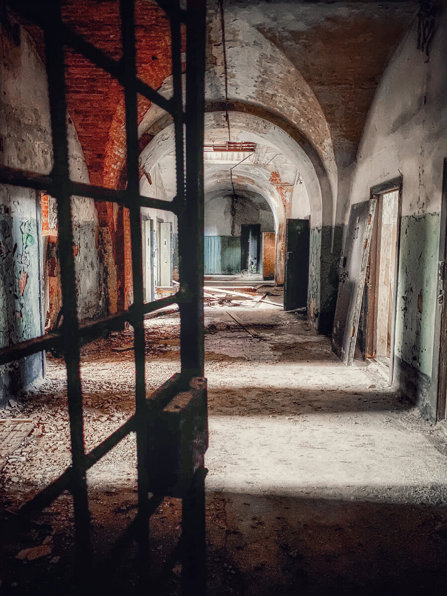 Здание гауптвахты в Кронштадте  