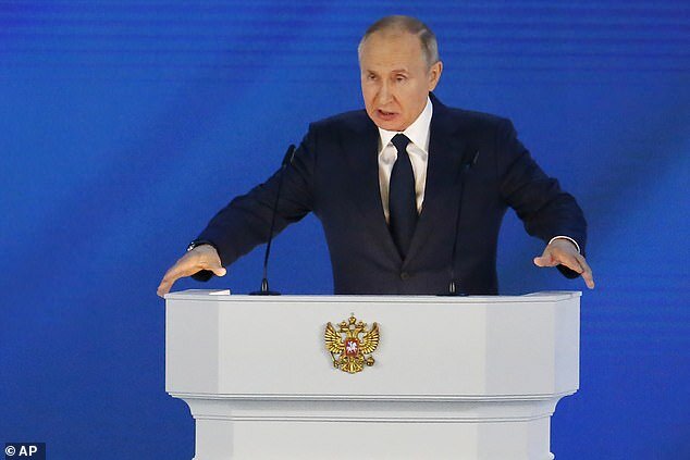Обратите внимание, какое выражение лица Путина выхватили из видеоряда западные монтажёры.  