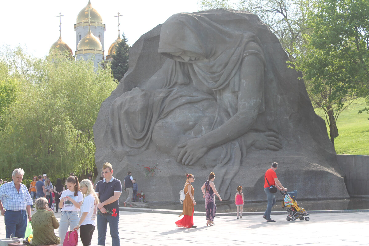 мамаев курган площадь скорби