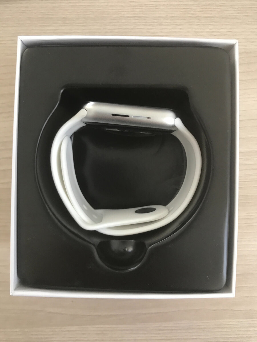 Так выглядят сами часы в коробке