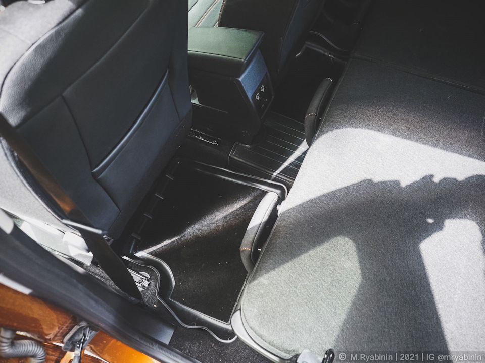 Организуем спальное место в багажнике нового Renault Duster. Если бы не показали, сам бы не додумался6