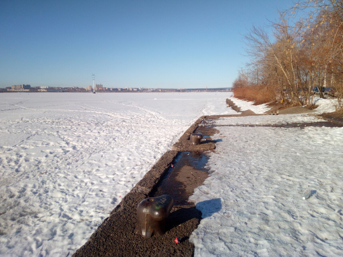 Ижевск. Март 2021 год. Фото автора. 