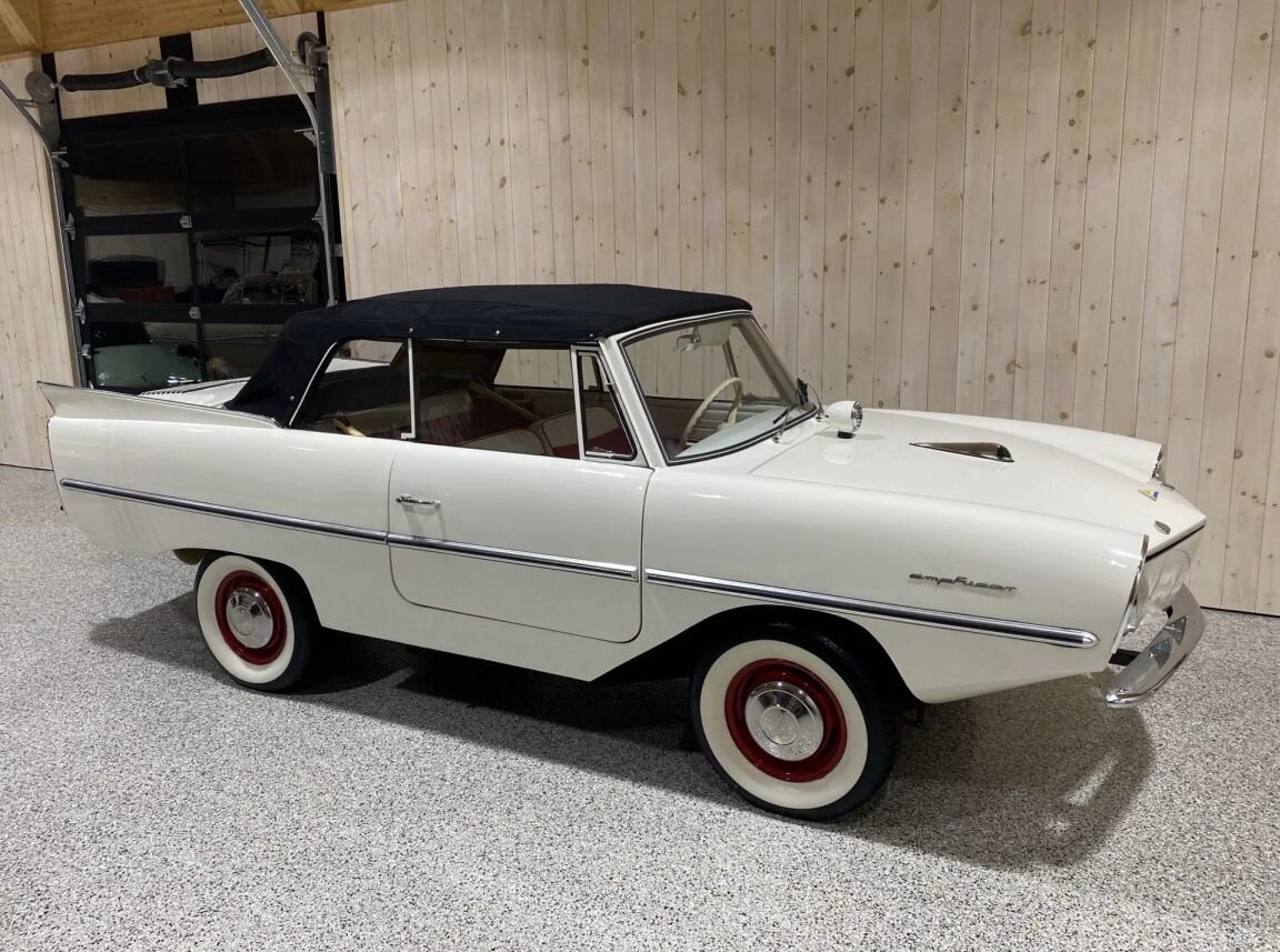 На мотор надейся, но вёсла не забудь. Amphicar 770, идеальная машина для  рыбалки | Гараж Автоклассика | Дзен