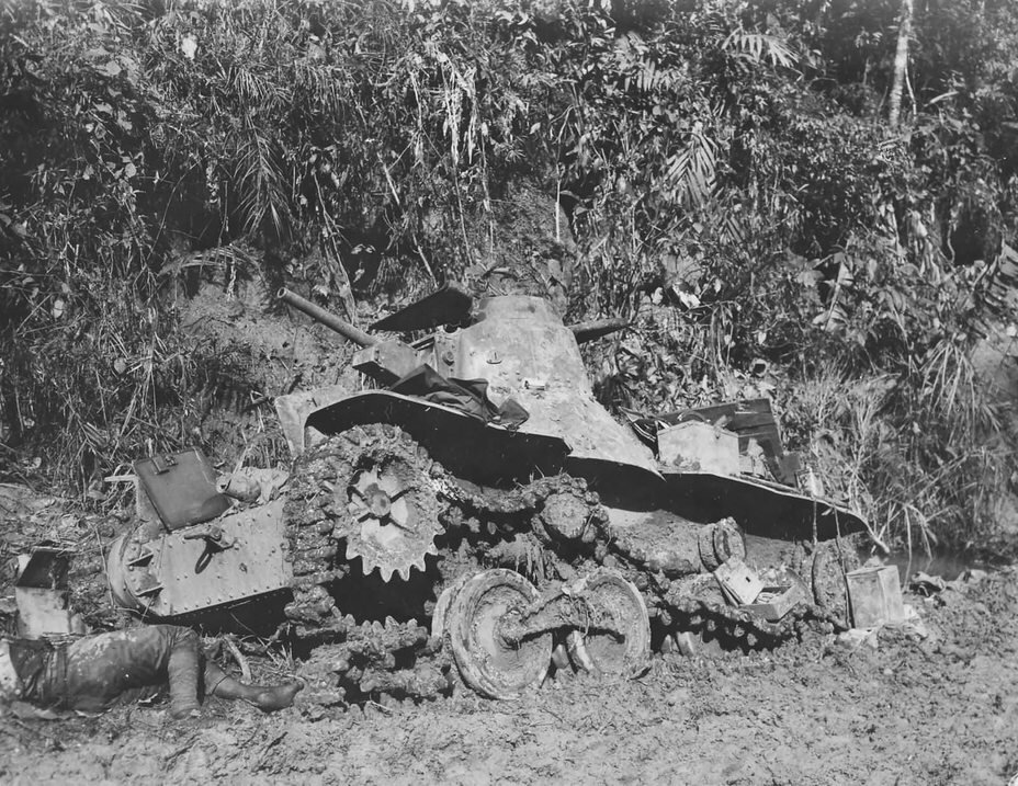 Уничтоженный японский танк Тип 95 «Ха-Го»