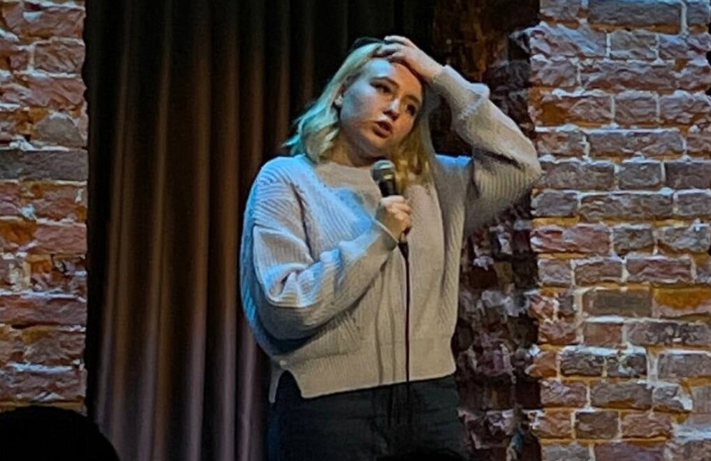 Автор этого блога на сцене клуба Stand Up Store Moscow, но чуть ближе:)