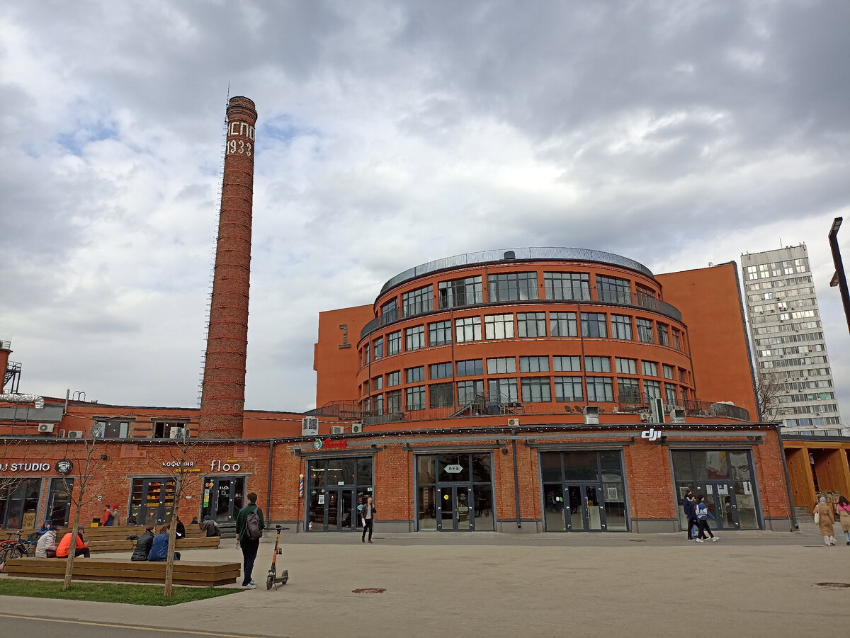 Хлебозавод N 9 в районе м. Дмитровская