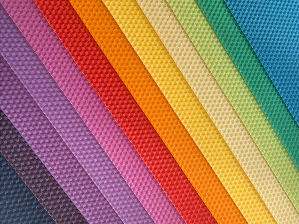 Разноцветная вощина для свечей собственного производства из пчелиного воска