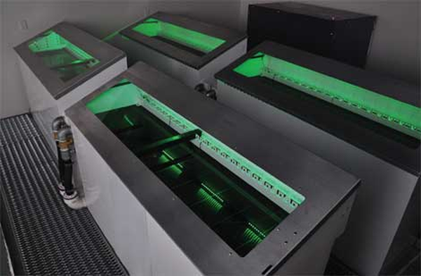 Тестовый проект Intel и Green Revolution Cooling, используется специальное масло. Источник: GRC