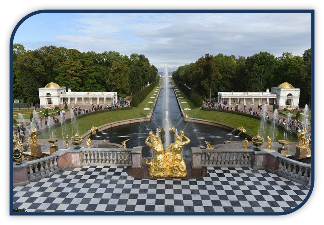 За далёкой звездочкой в одеяньи с люрексом
Месяц штопал дождиком Золотую Сумерку.

Прикоснулась молния. Золото оплавив,
убежала к Осени, следа не оставив…

Вот и всё, закончена тонкая работа.
- Ах, спасибо… - шепотом
- Да не стоит… Что ты?
                                            11 ноября 1989год