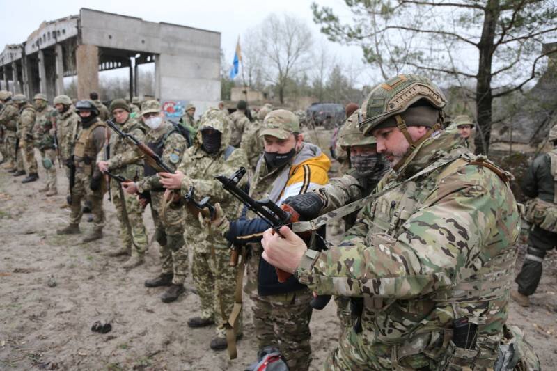 «Нам могут понадобиться все»: Арестович анонсировал призыв в ВСУ студентов в ответ на частичную мобилизацию в России