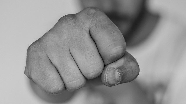     450 тысяч рублей – в такую сумму суд оценил физические и нравственные страдания жительницы Усть-Абаканского района, у которой в уличной разборке погиб муж.