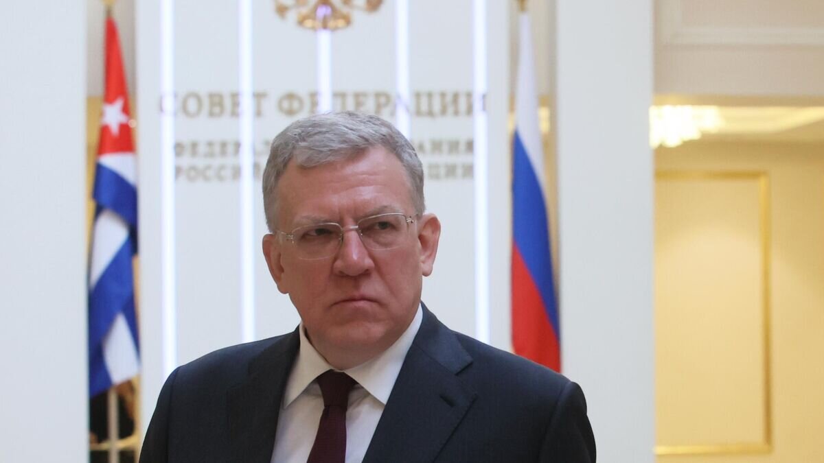    Бывший председатель Счетной палаты РФ Алексей Кудрин после пленарного заседания Совета Федерации© РИА Новости / Виталий Белоусов