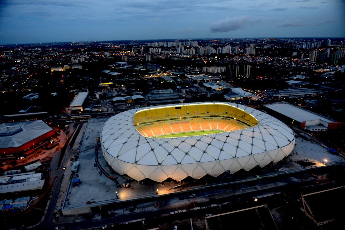 Стадион Arena da Amazônia