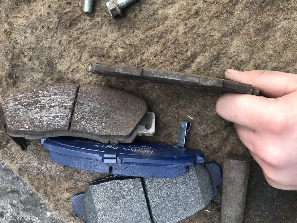 Колодка где закисла направляющая 