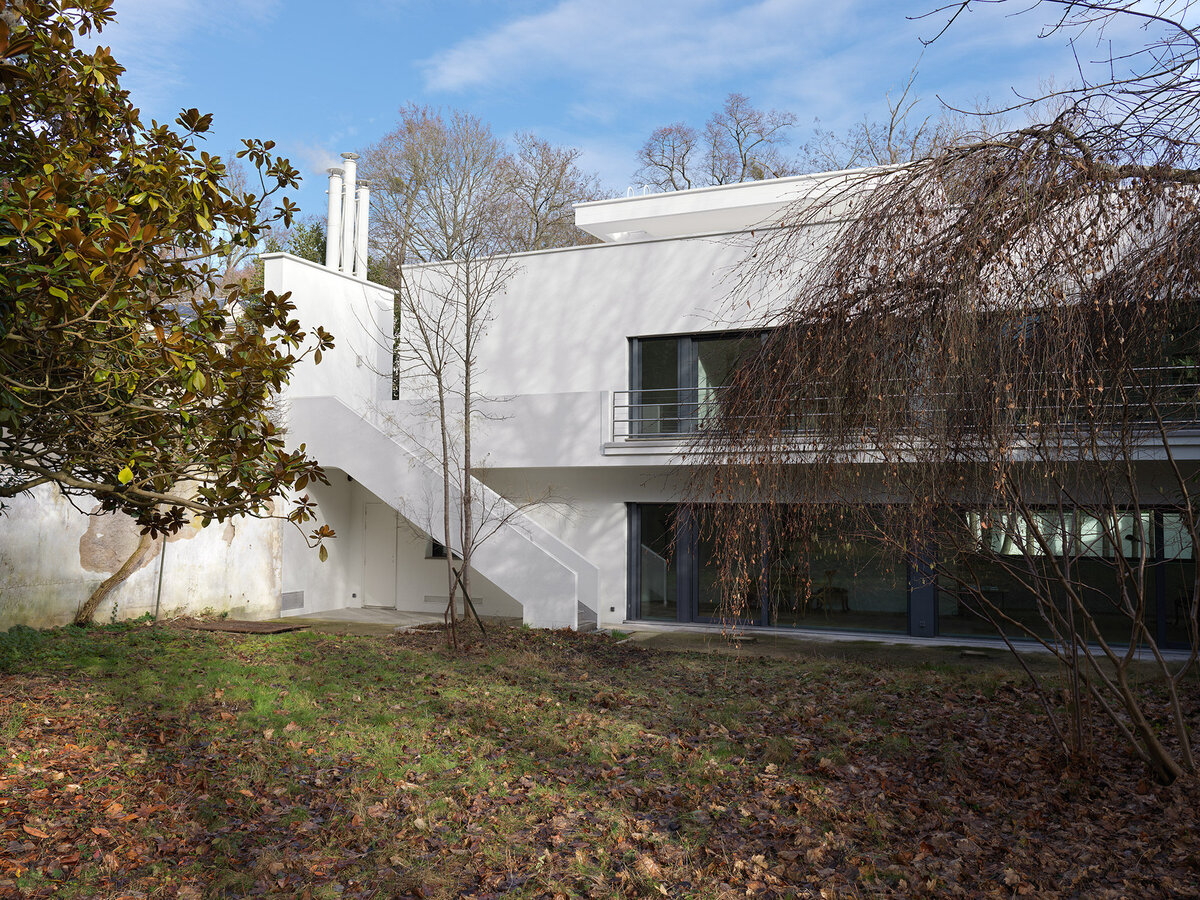 Фасад виллы Хефферлин со стороны заднего двора.