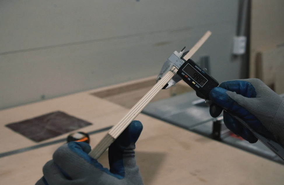 Для направляющих каретки использовал 10мм фанеру.