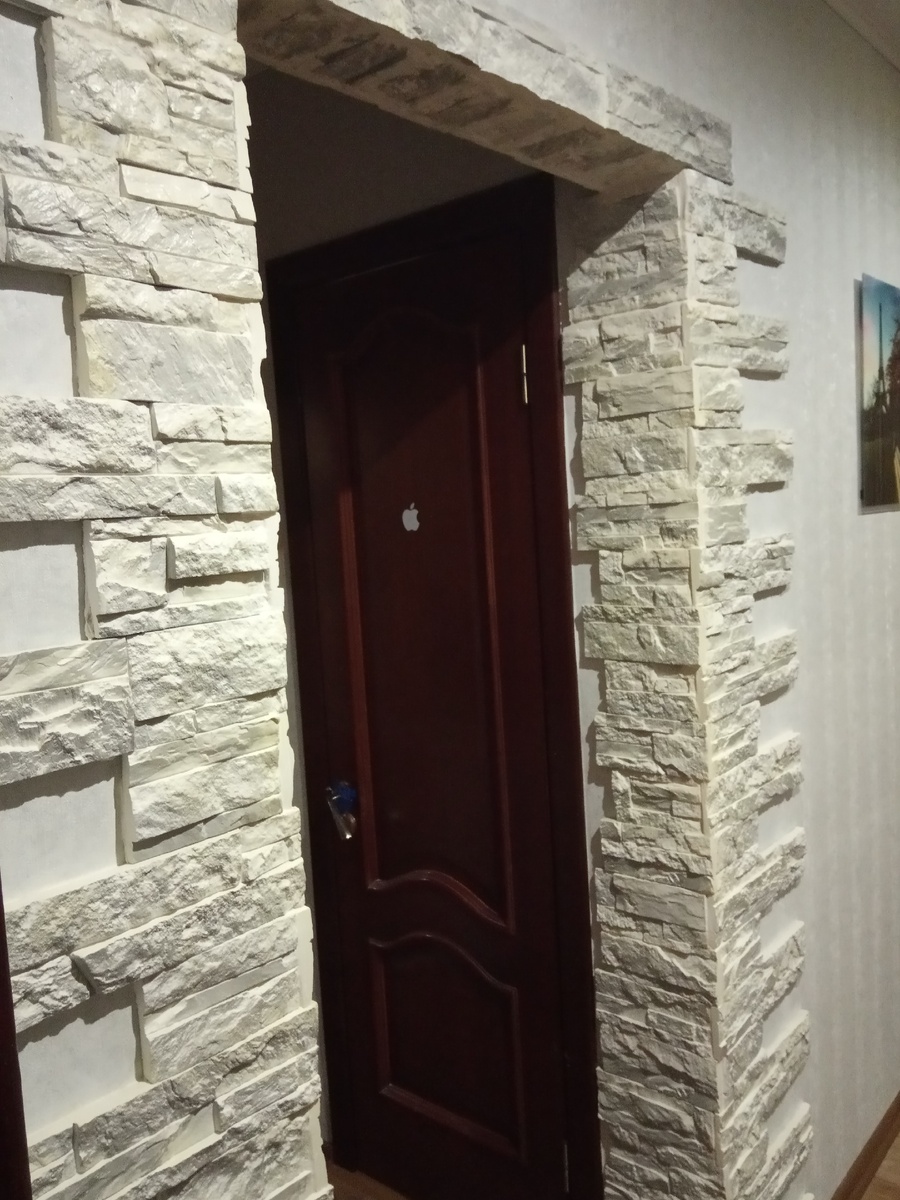 Сама пилила гипсовую плитку.