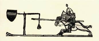 Обратите внимание на расположение противовеса, он ударит в неприкрытый щитом бок. Возможно ошибка художника?