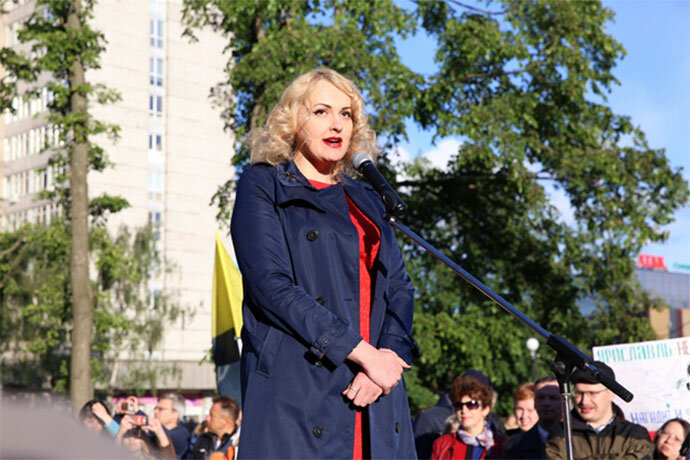 Алина Жестовская на митинге в Ярославле. 
