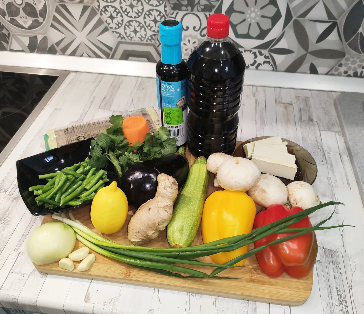 Гречневая лапша с овощами и шампиньонами 