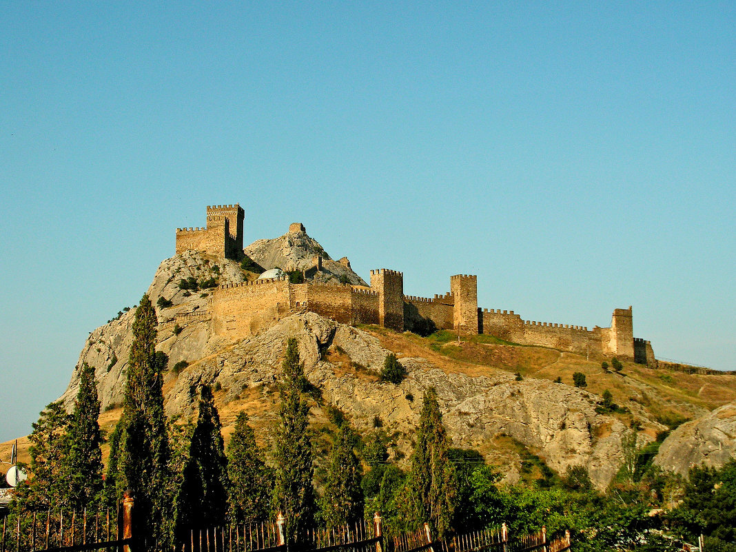Генуэ́зская кре́пость — крепость в городе Судак