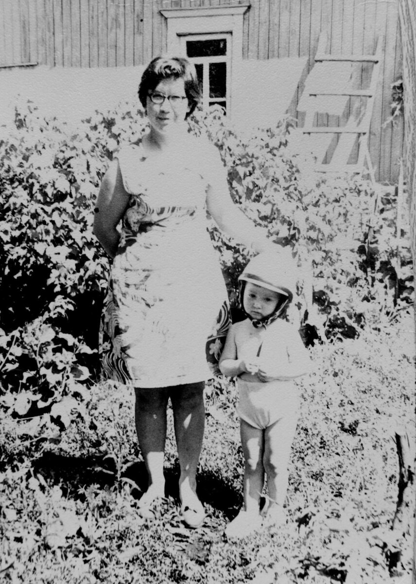 Мы с мамой у бабушки с дедушкой. 