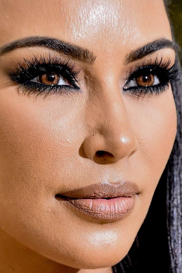 Плотный слой тона, который  показал все изъяны