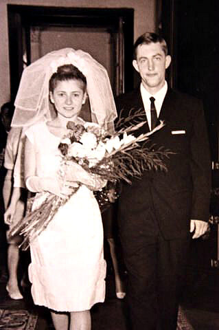 Свадьба Бори и Тани в 65-м. Они еще молод, небогаты и очень счастливы. Татьяна редко мелькает рядом с ним на всякого рода мероприятиях.