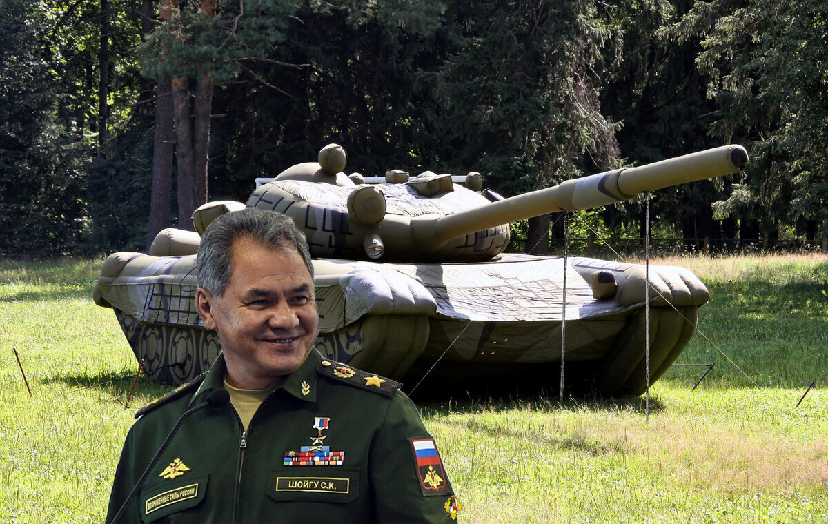 Фото с сайта https://commons.wikimedia.org/wiki/File:45th_Separate_Engineer-Camouflage_Regiment_-_T-72_mock-up_(3).jpg