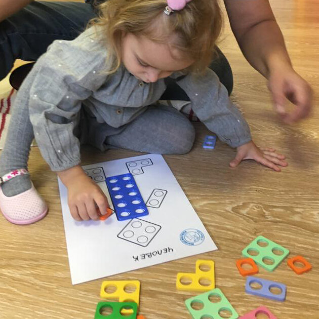 Собираем человека из фигурок Нумикон