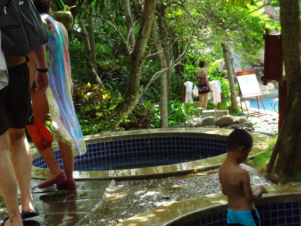 Термальные купальни на острове Хайнань