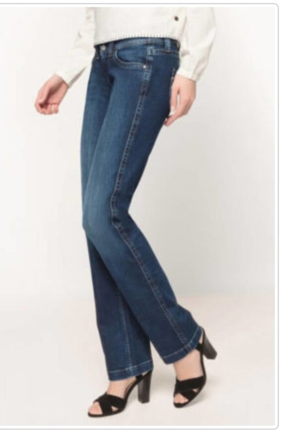 Первые джинсы у нас на обзоре это Тай-Дай-эти джинсы вываренные в духе хиппи 70-х и станут  трендовой классическим голубцы. Не зря эта модель джинс была на подиумах такие знаменитых и влиятельных брендов, как например на Dior и Givenchy.Не ждите лета носите эти джинсы уже с марта