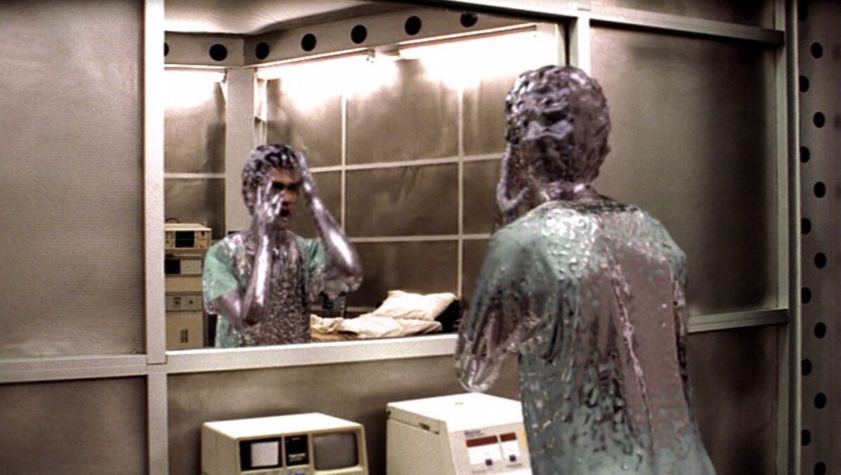 Кадр из сериала "Человек-невидимка" 2000 г.