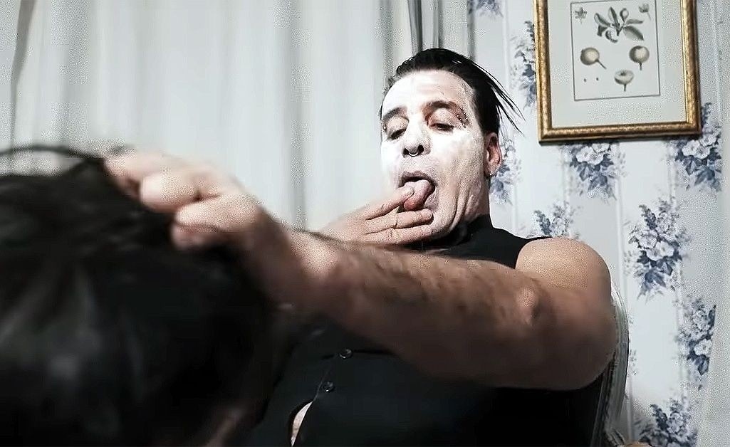 Скриншот из клипа Platz Eins (18+)