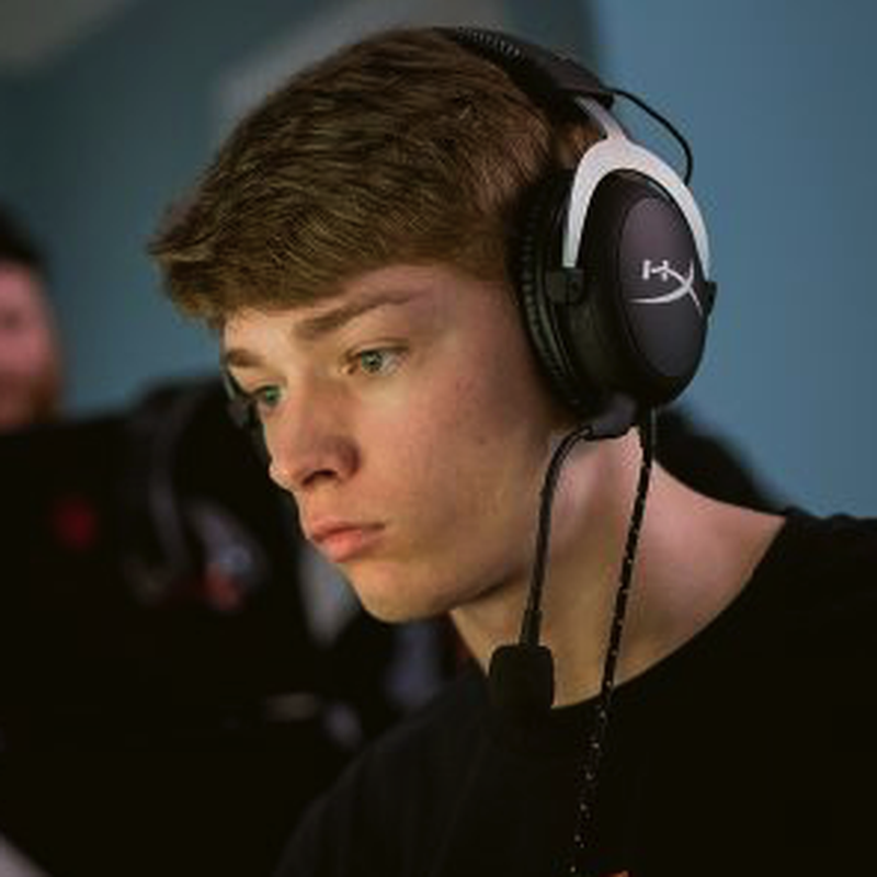 Брэкстон swag Пирс:
«Я больше не в составе Swole Patrol. Я решил уйти из соревновательного CS, и хотя в будущем, возможно, я все еще буду стримить этот шутер, моя главная цель — дождаться выхода Project A и воплотить в жизнь амбиции стать лучшим в мире.

Спасибо всем за вашу поддержку, и я надеюсь, что вы, ребята, будете продолжать поддерживать меня дальше! Это были веселые восемь лет и 22 тыс. часов».