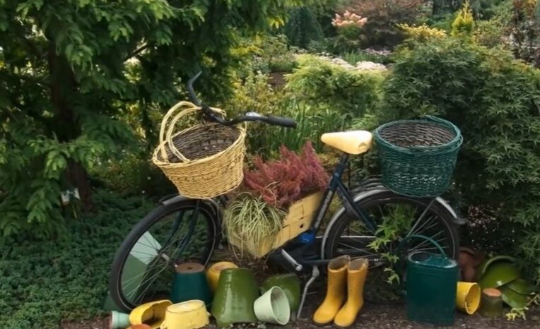 Палисадник перед домом, дизайн палисадника своими руками из подручных средств, как оформить цветами