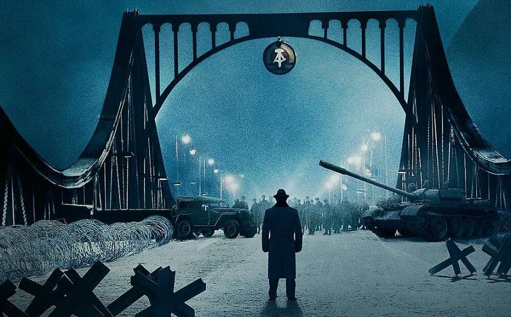 Кадр из фильма «Шпионский мост»