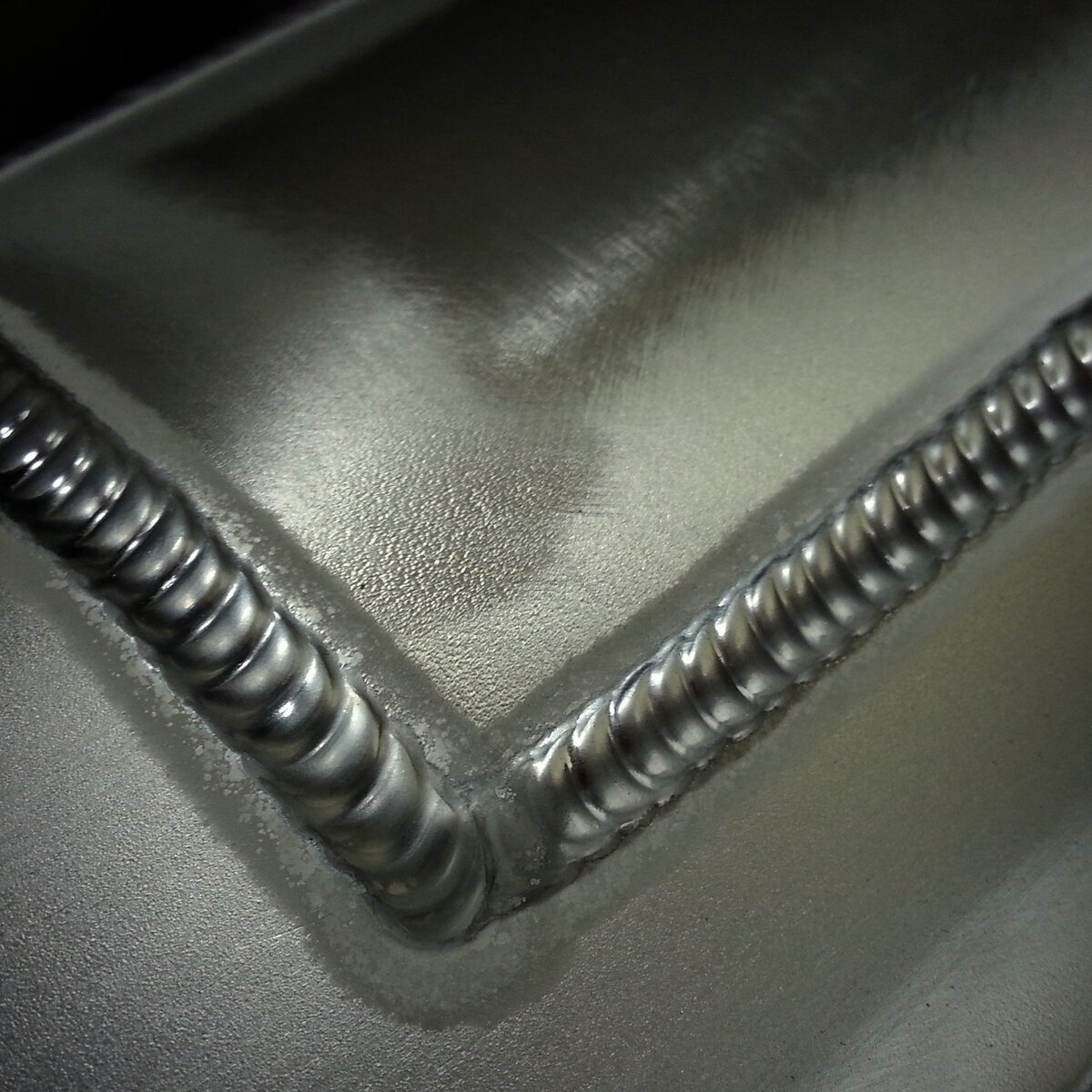 Вот так должен выглядеть алюминиевый шов