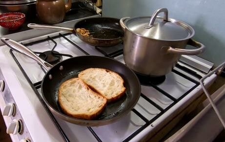 Жарим тосты