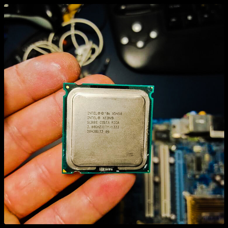 775 4 ядра. Intel Xeon x5450. Процессор 4 ядра. Lga775 процессоры. X5450 гигагерц