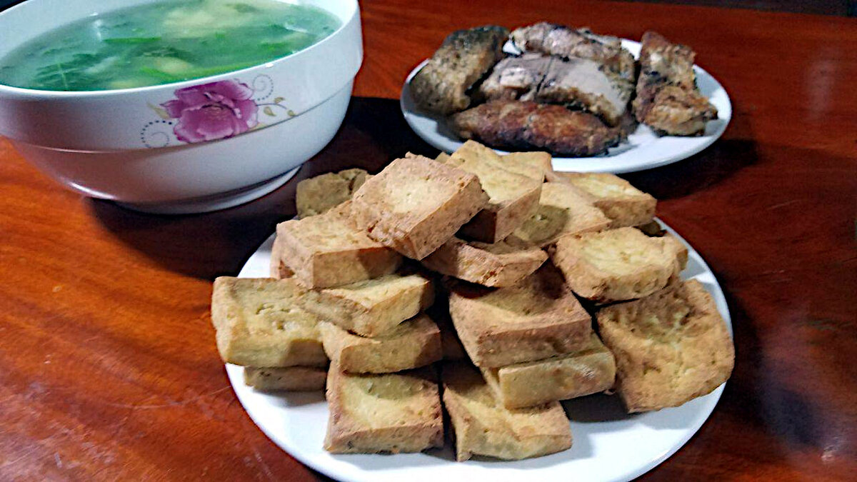 Съедобный азиатский поролон. Не понимаю людей, которые нахваливают тофу