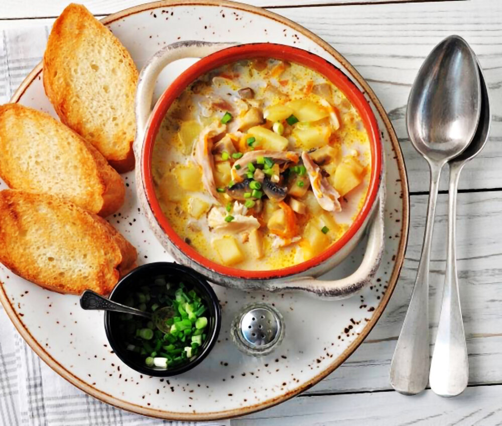 Рецепт дня: Сирний суп з грибами и курицей
