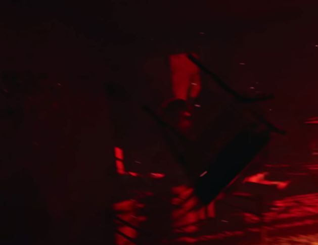    Прошу прощения, за некачественный скриншот. Действия слишком быстро происходит и зафиксировать чёткое изображение очень сложно.(((