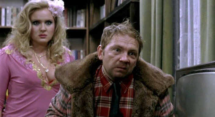 Кадр из фильма "Профессор в законе".